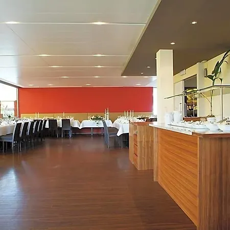 فندق Restaurant Mohren 4*